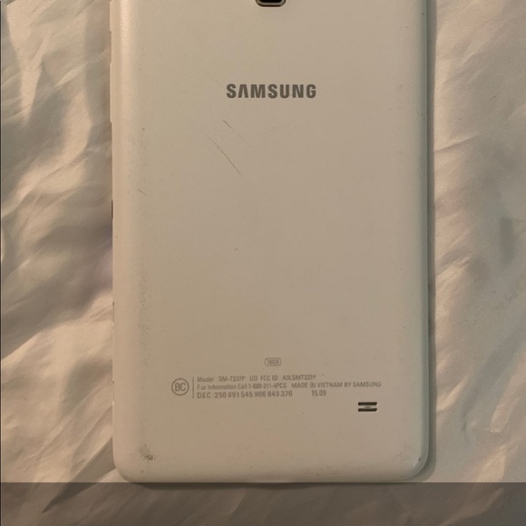 Samsung Tab4 Tablet - Picture 3 of 3